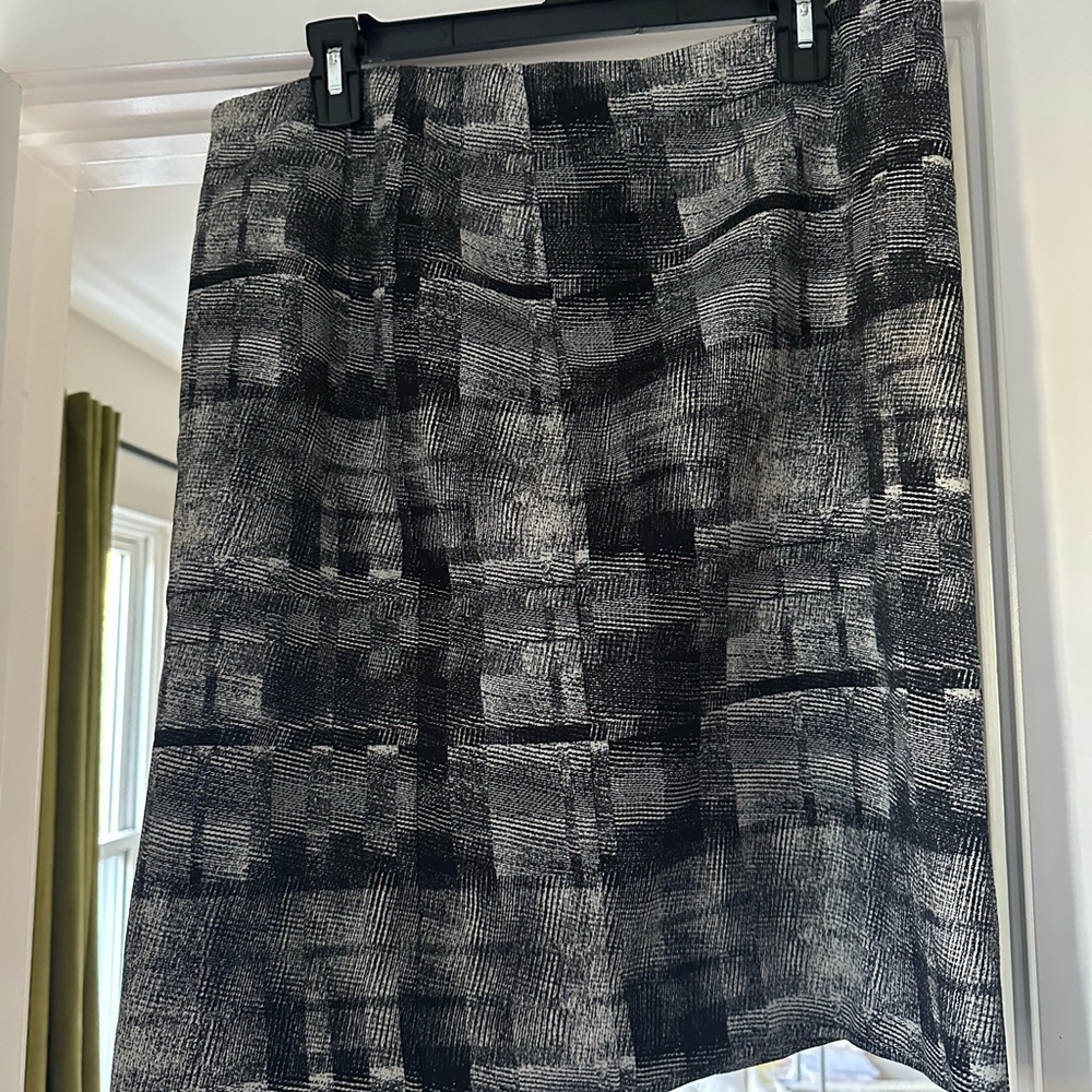 M.M LaFleur New York Black and Gray Women's Skirt- 14